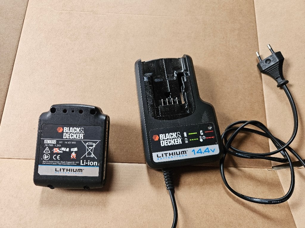 Black en decker  accu + oplader 14.4 volt, Ophalen, Gebruikt