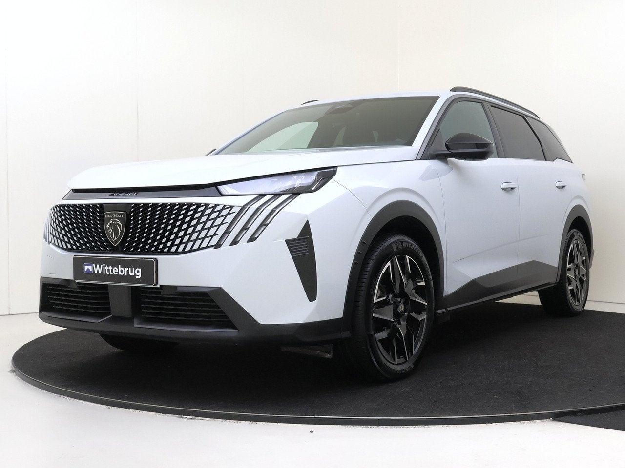 Peugeot 5008 1.2 Hybrid 145 Allure | Camera | Carplay |, Automaat, 145 pk, Gebruikt, 1199 cc