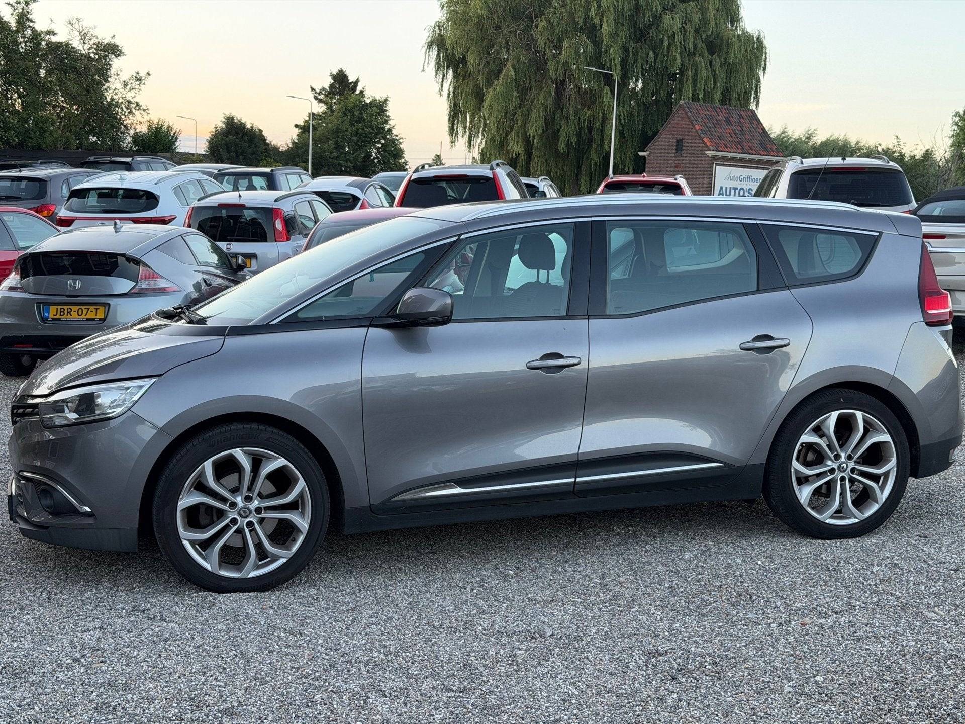 Renault Grand Scénic 1.4 TCe Zen 7p. Winterbanden Carplay D, Voorwielaandrijving, Gebruikt, Euro 6, 4 cilinders