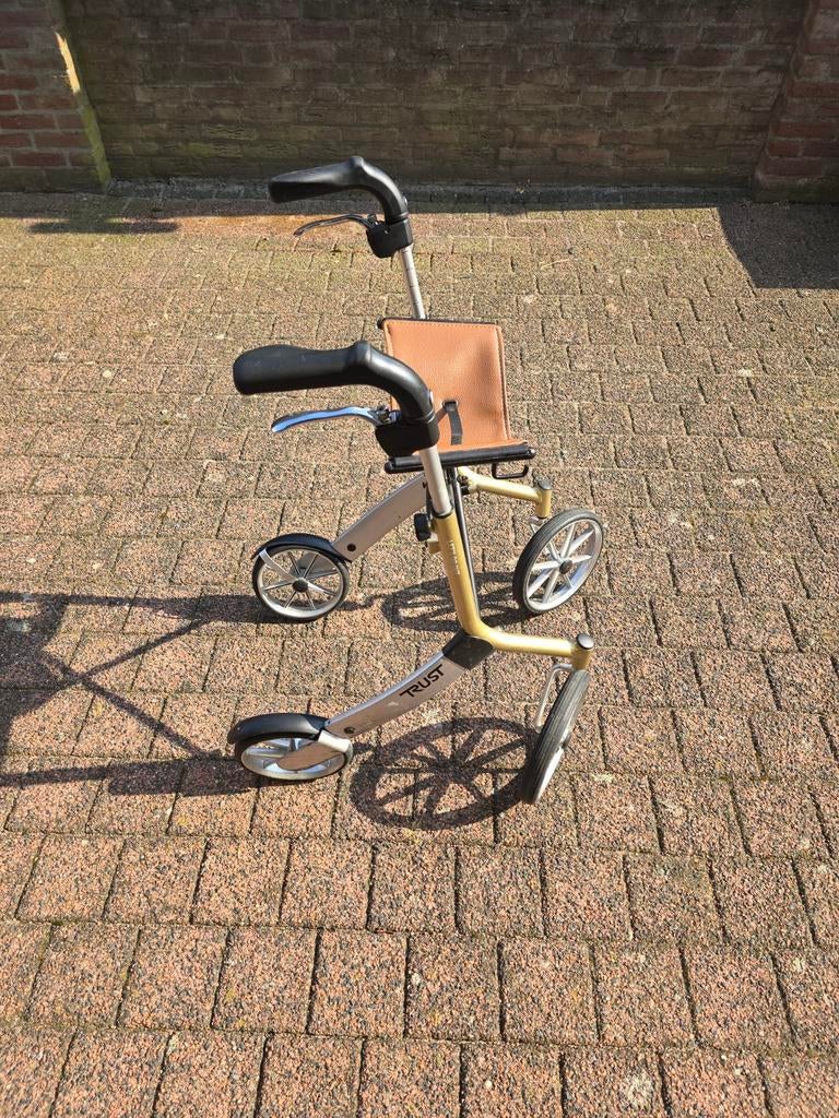 Trust rollator, Ophalen