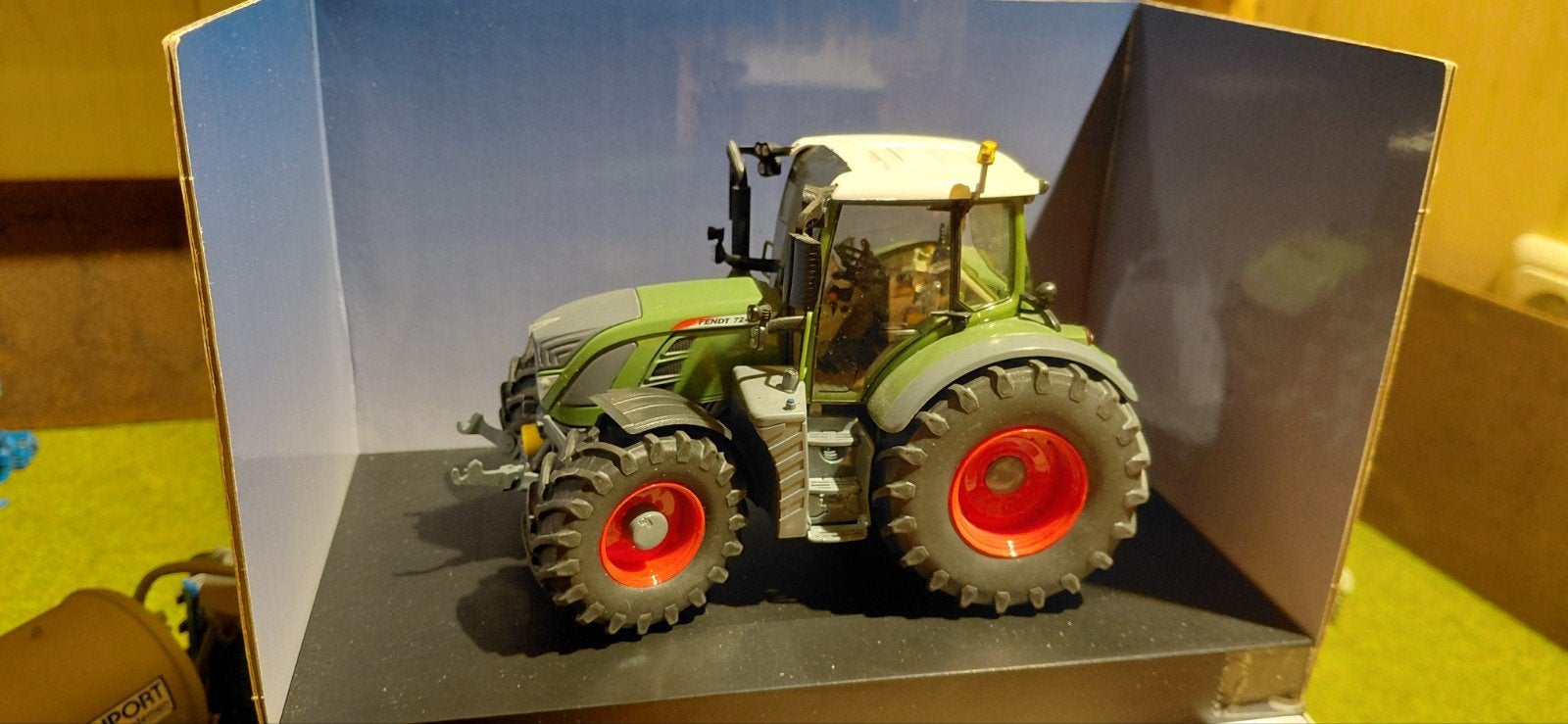 FENDT 724 SCHUCO, Ophalen of Verzenden