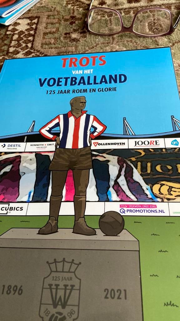 TROTS VAN HET VOETBALLAND ( Willem 2), Eén stripboek, Ophalen of Verzenden, Zo goed als nieuw