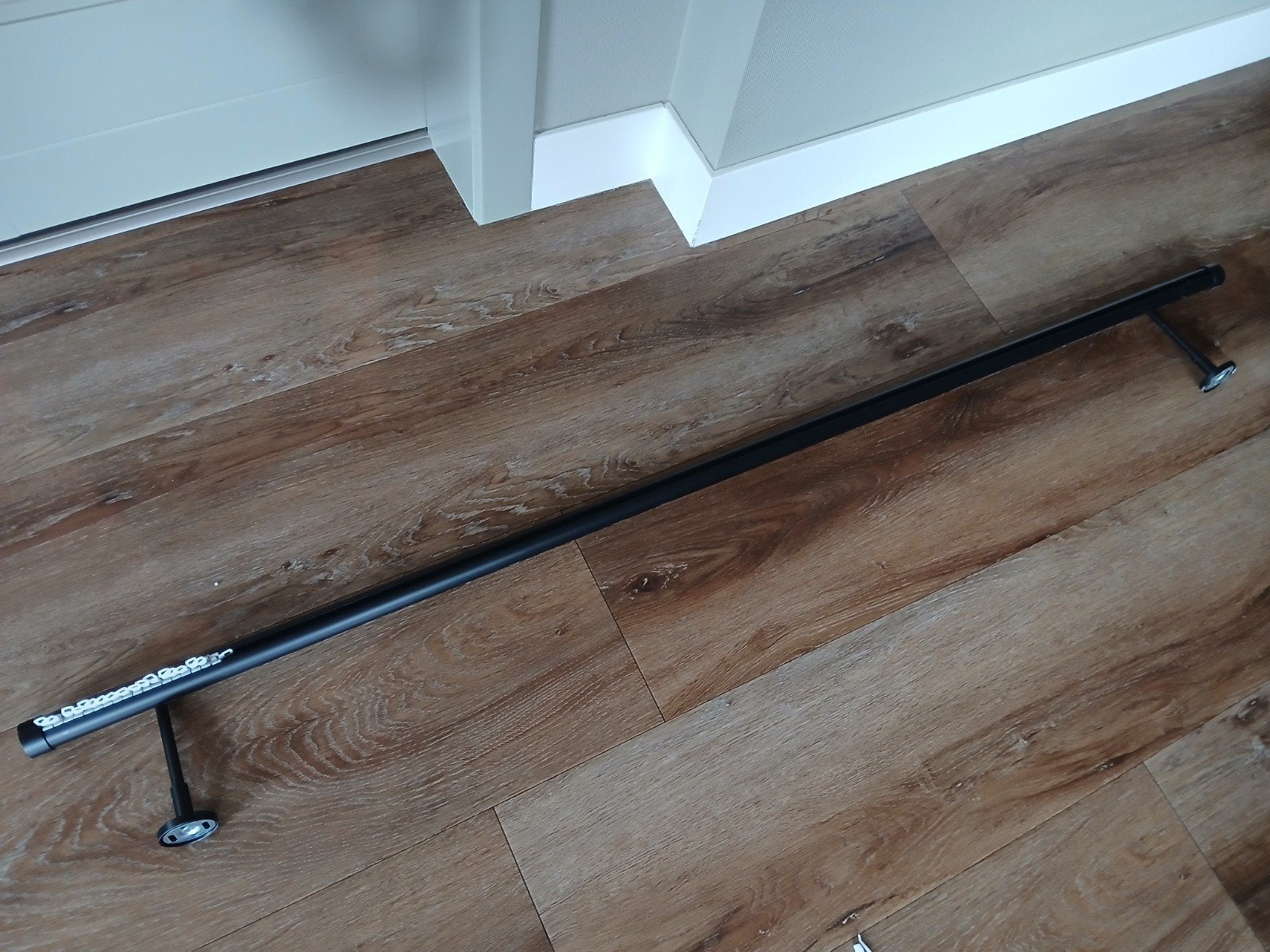 Zwarte gordijnroede 140cm, Ophalen, Gebruikt, 100 tot 150 cm
