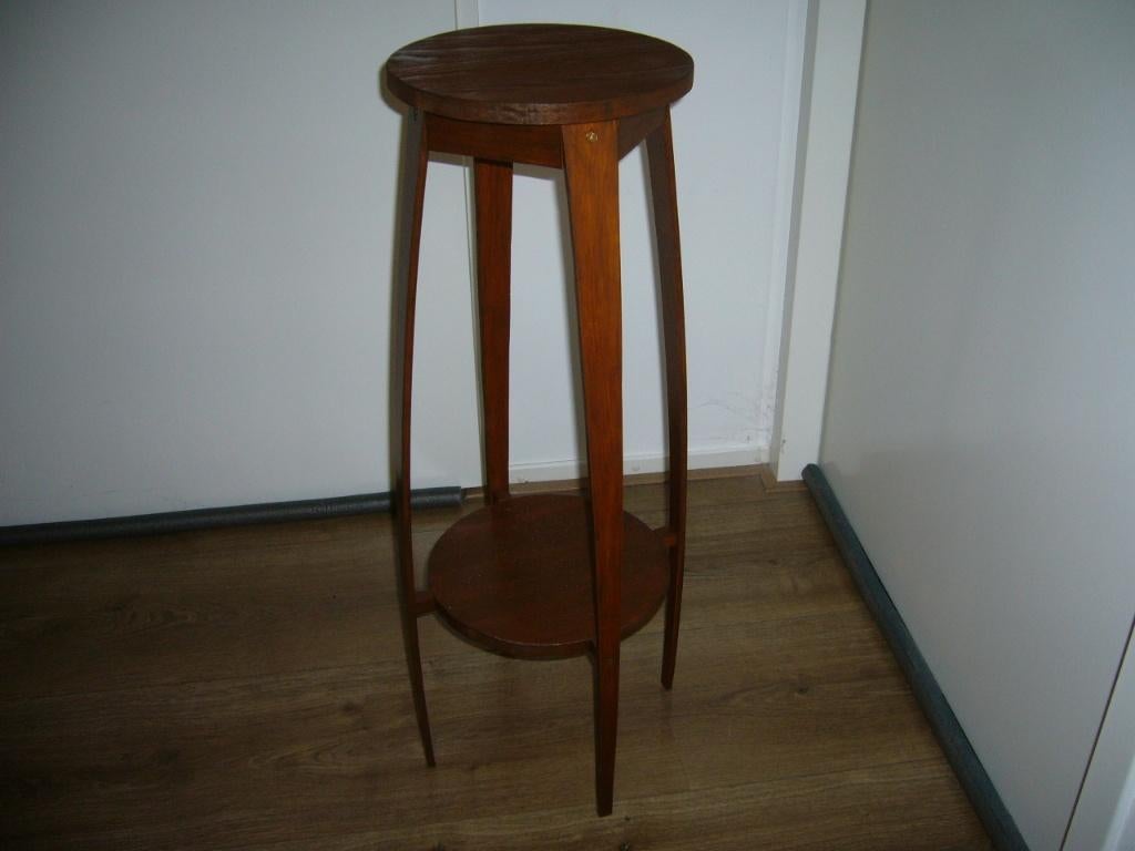 Te koop een leuk hoog planten-tafeltje, Ophalen, 50 tot 100 cm, Rond, Tot twee personen