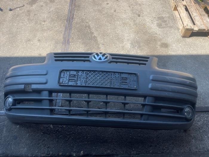 Voorbumper van een Volkswagen Caddy
