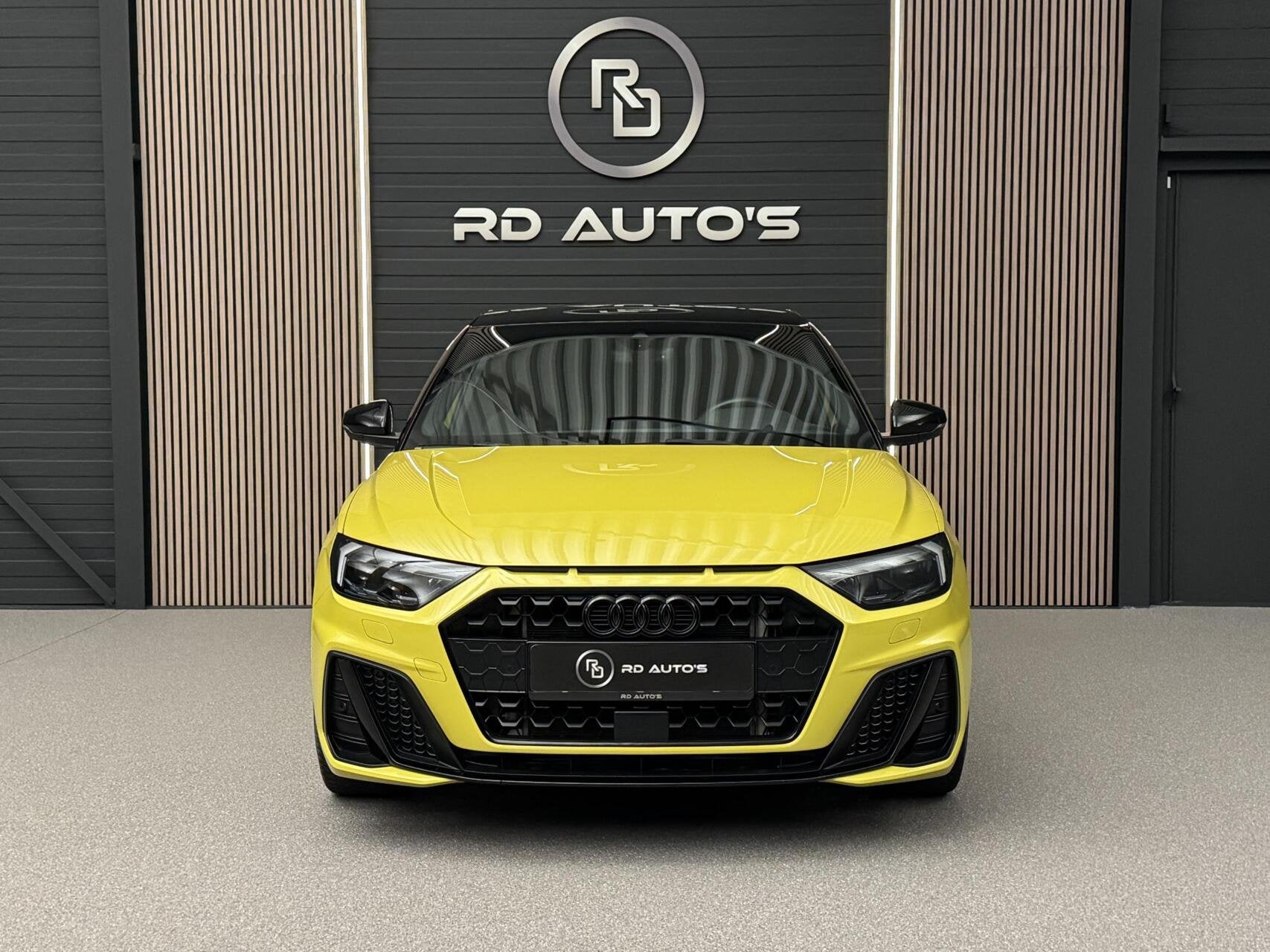 Audi A1 Sportback 30 TFSI/ S Line/ edition one/ Carplay/ Nav, Auto's, Dealer onderhouden, Geheel digitaal combi-instrument, Geel