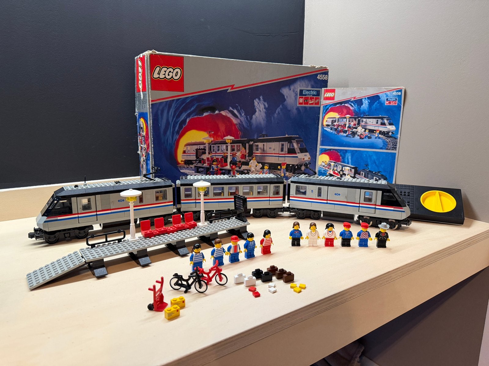 LEGO 9V Metroliner XXL – 2x 4558 + Club Car + 90+ rails, Inclusief extra onderdelen, Lego, Ophalen of Verzenden, Zo goed als nieuw