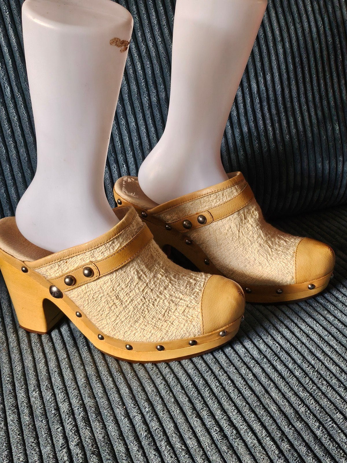 Nieuwe UGG Jolene Lederen Houten Clogs - Maat 40, Ophalen of Verzenden, Nieuw, Beige