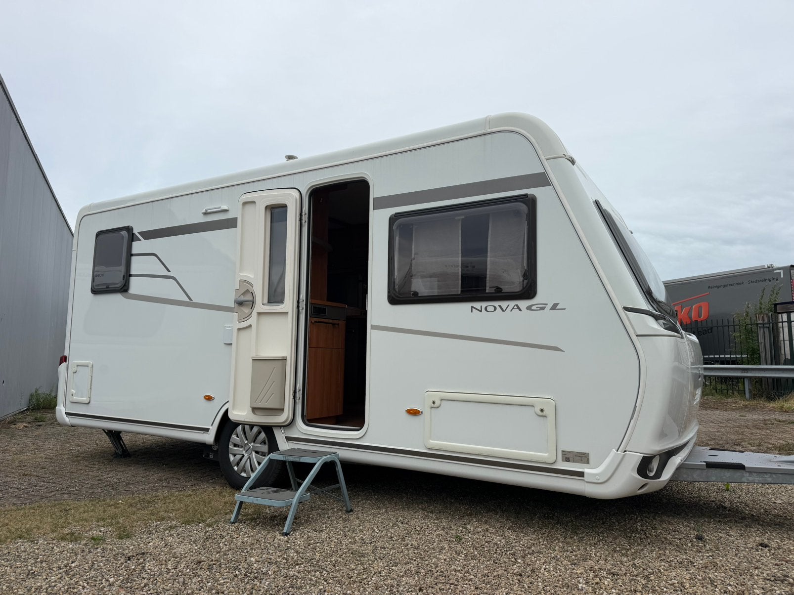 Eriba Nova 465 GL 2018 Mover en deeltent! Fransbed luxe!, Rondzit, Frans bed, Bedrijf, Schokbreker