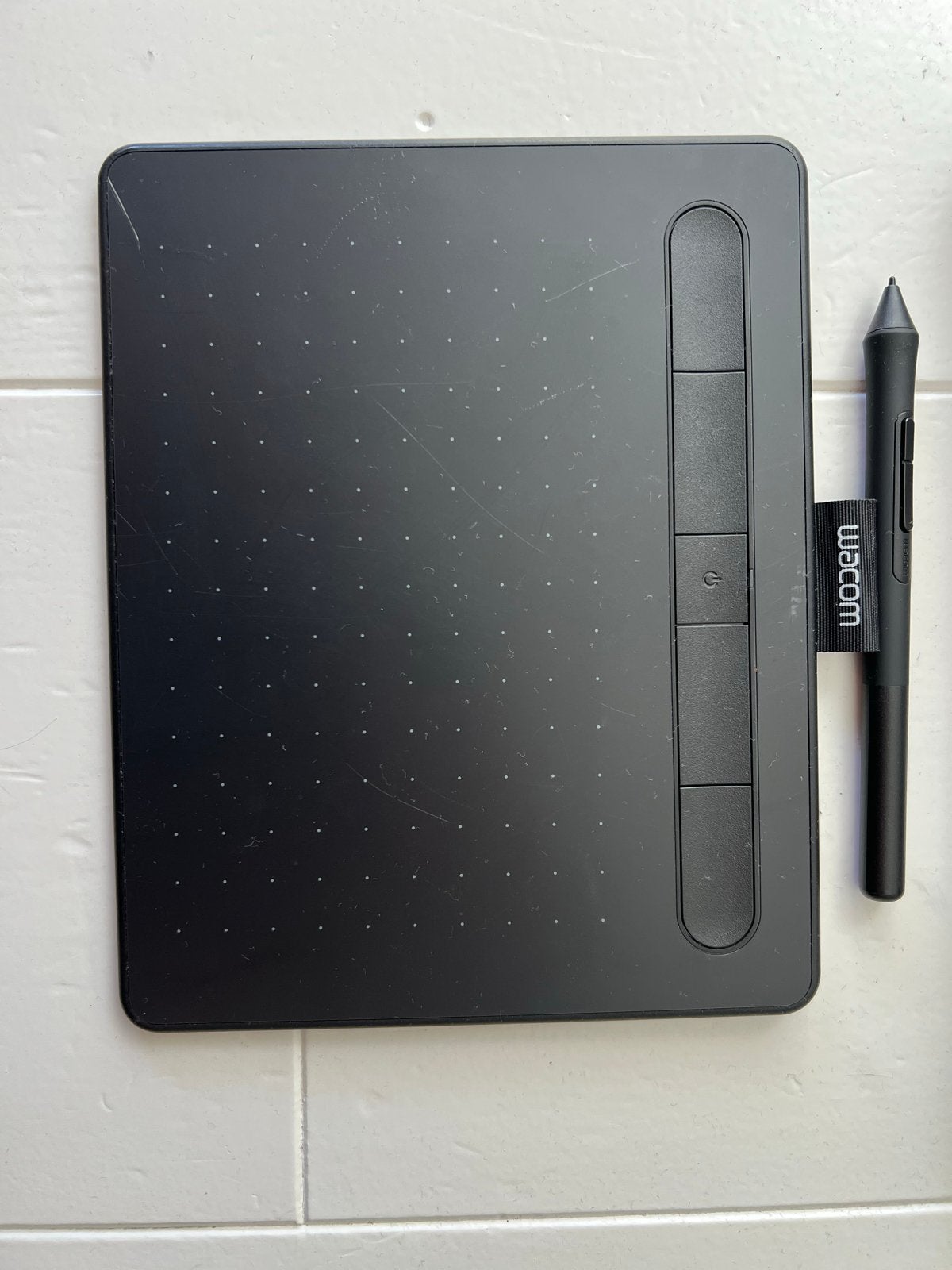 Wacom Intuos tekentablet met pen en doos, bluetooth, Computers en Software, Tekentablets, Ophalen of Verzenden, Multi-touch, Gebruikt