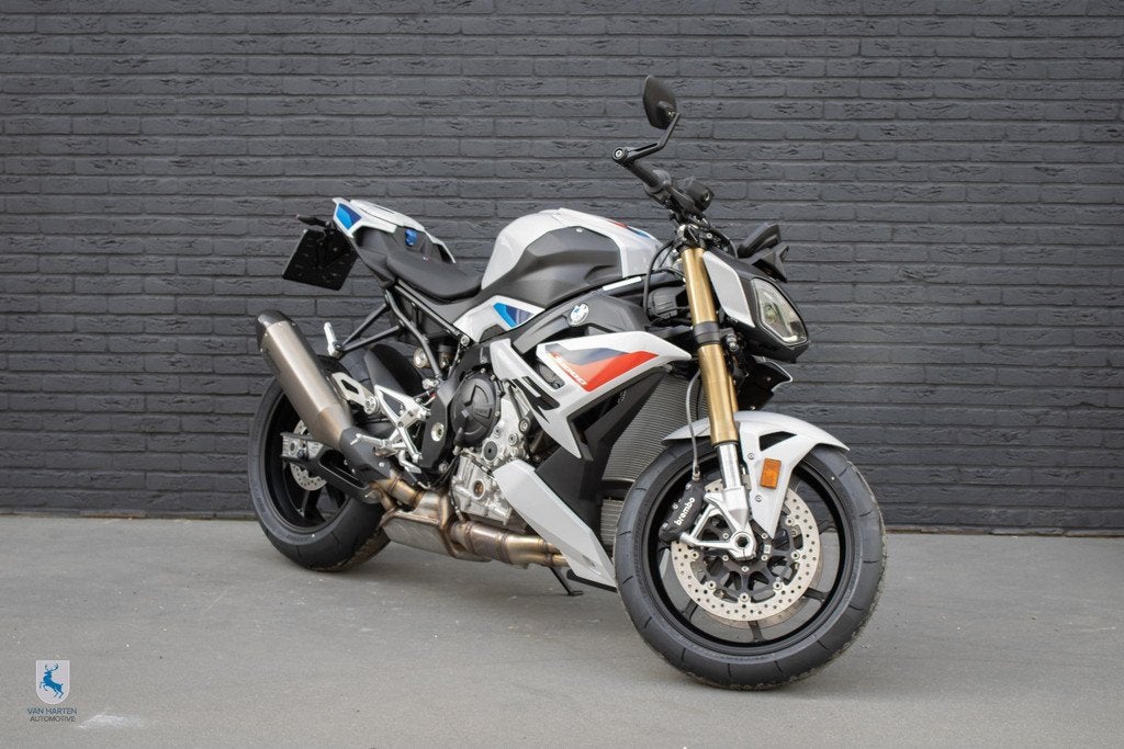BMW S 1000 R M Sport / Magnesium M velgen / Akrapovic, Motoren, Motoren | BMW, Einsteinlaan 5
2289 CC  Rijswijk, NL, Handvatverwarming