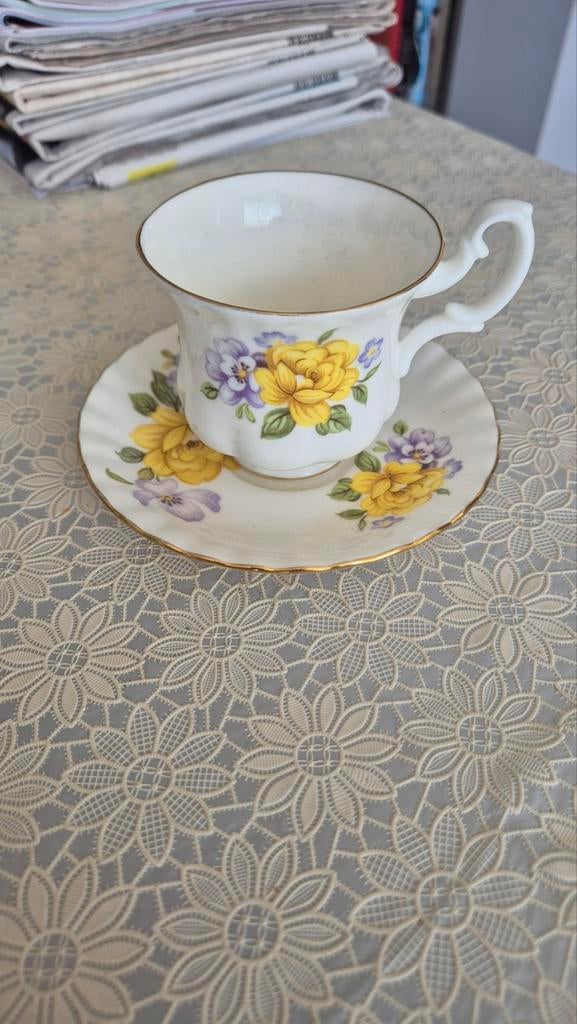 Antieke Richmond Bone China Kop en Schotel - Tuinviooltjes, Ophalen of Verzenden