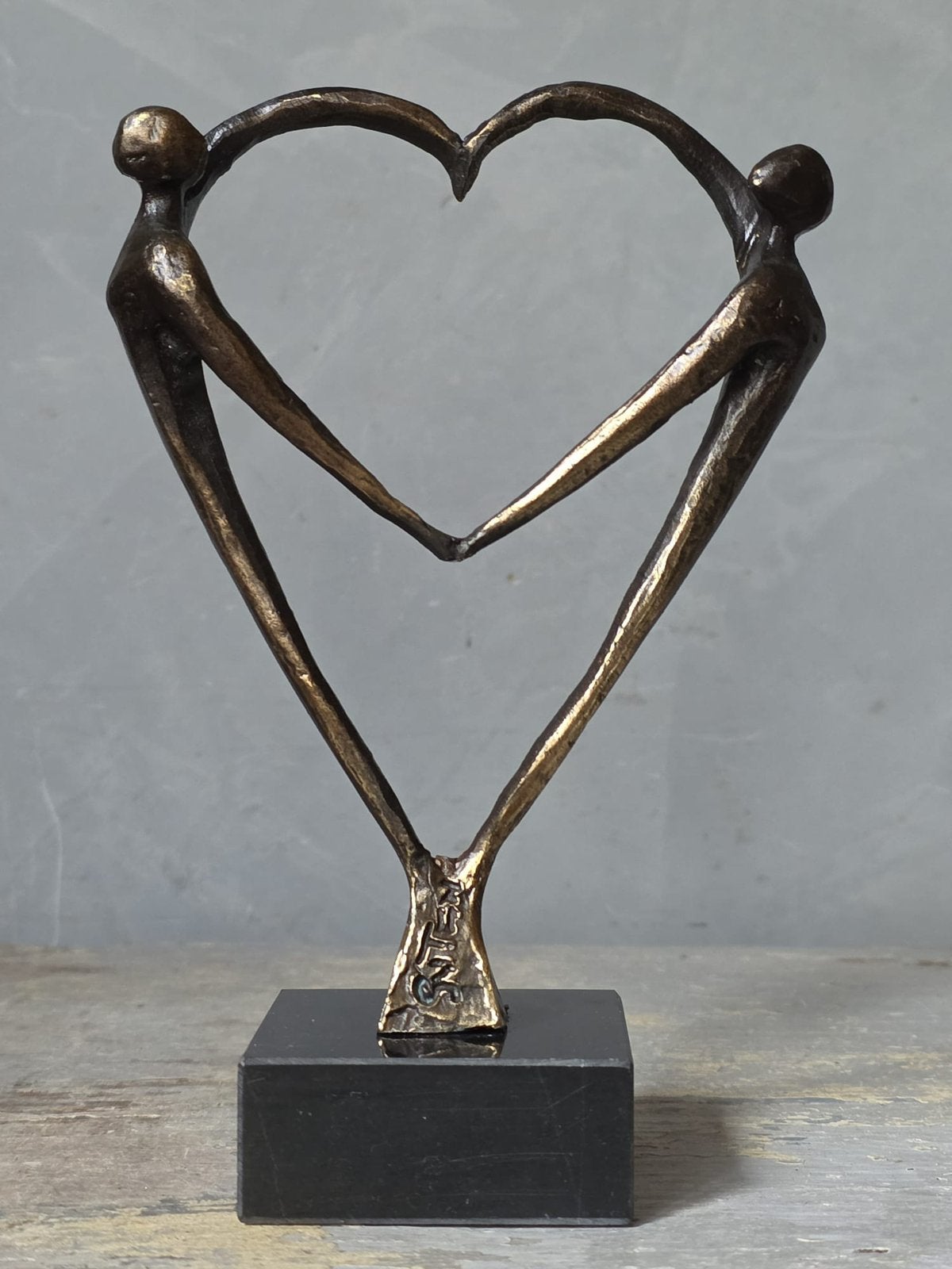 Bronzen beeld (hart voor elkaar ) Ger van Tankeren, Antiek en Kunst, Kunst | Beelden en Houtsnijwerken, Ophalen of Verzenden, Brons