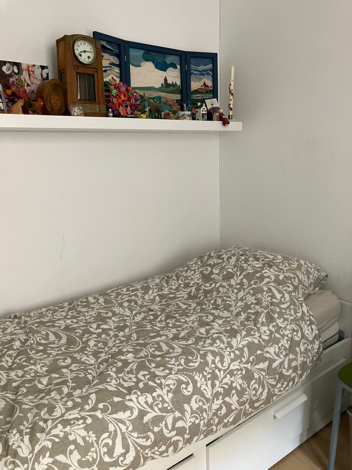 Uitschuifbed  IKEA met mayrassen en twee  dekbedovertrekken, Huis en Inrichting, Verstelbaar, 90 cm, Wit, Tweepersoons