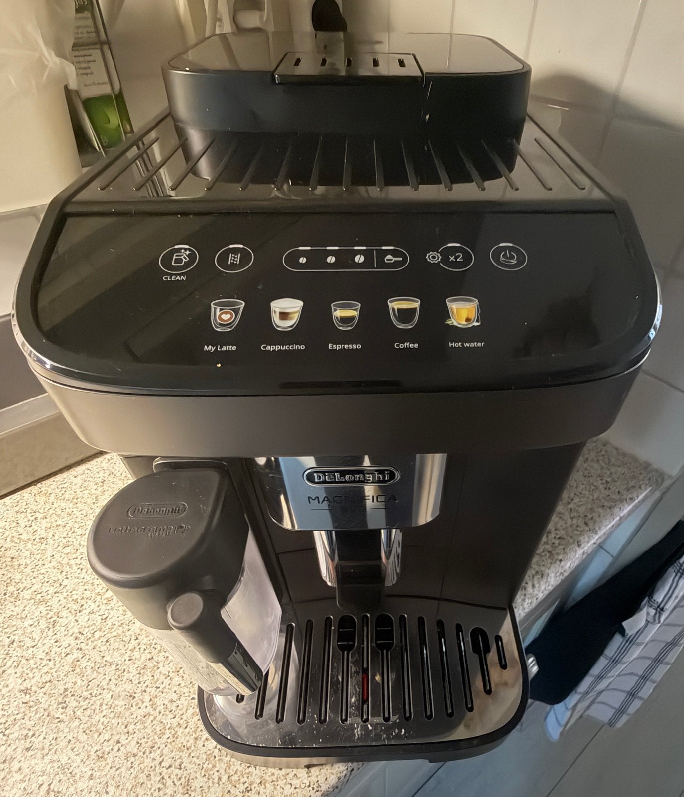DeLonghi Magnifica Evo volautomatische espressomachine, Ophalen, Afneembaar waterreservoir, Espresso apparaat, 10 kopjes of meer
