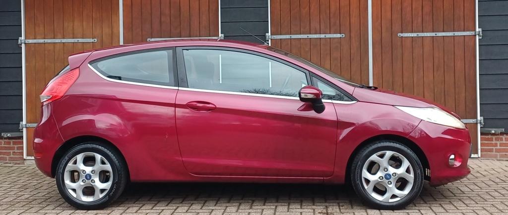 Ford Fiesta 1.25 Titanium | Airco | Onderhoudsboekjes | NAP, Euro 5, Stof, Gebruikt, 4 cilinders