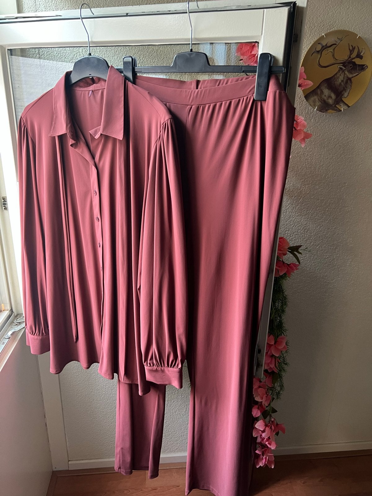 Zo goed als nieuw Bordeaux Rood Pak van Basics Travelstof, Ophalen of Verzenden, Zo goed als nieuw, Rood