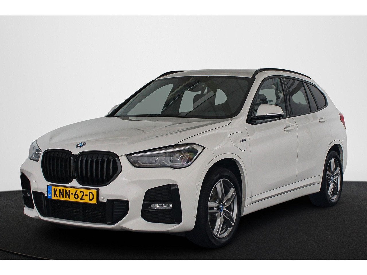 BMW X1 xDrive25e M Sport Sportstoelen Stoelverwarming Apple, Auto's, Gebruikt, Bedrijf, Hybride Elektrisch/Benzine, 3 cilinders