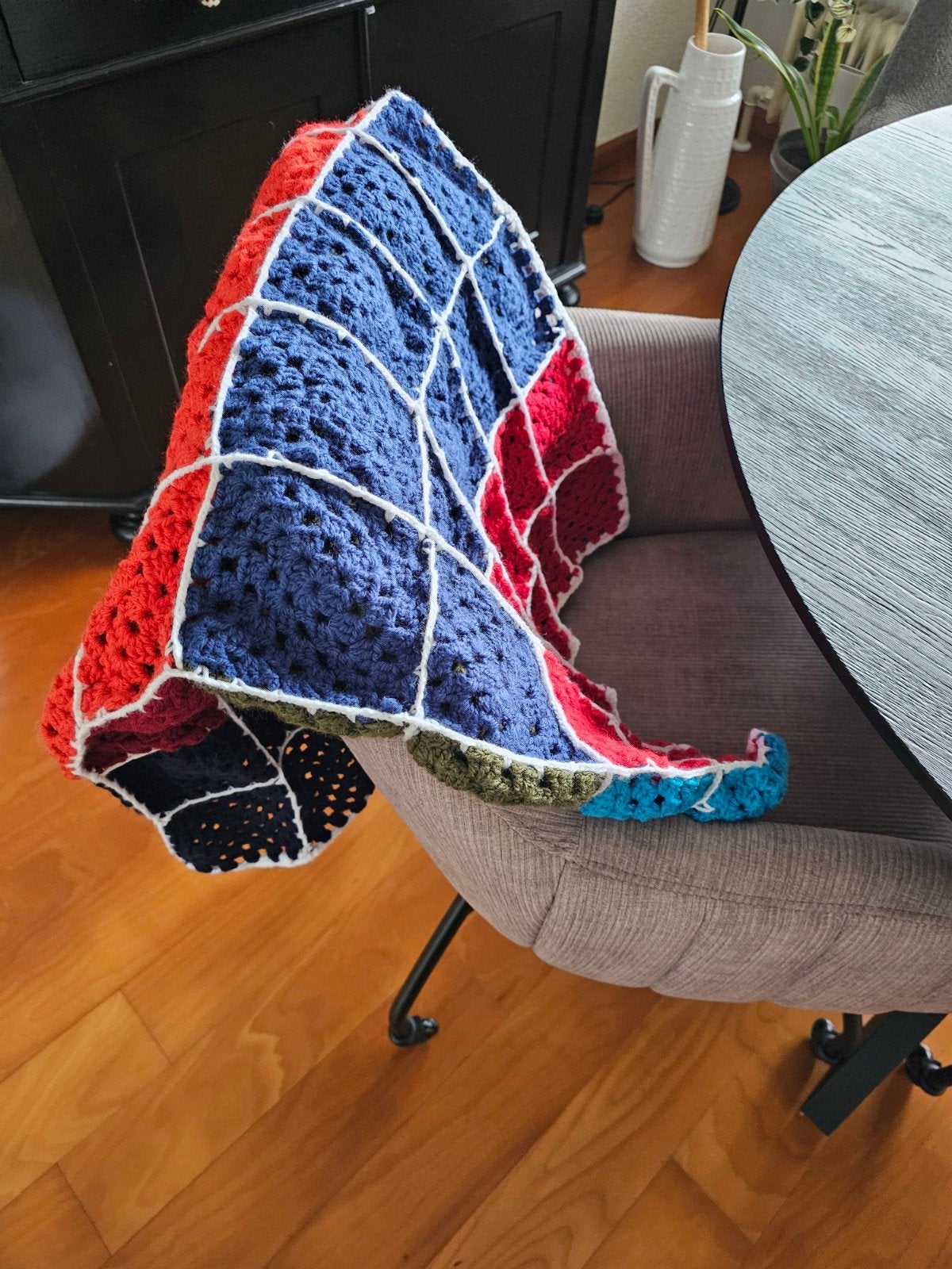 Dekentje felle kleuren gehaakt, Ophalen of Verzenden, Nieuw
