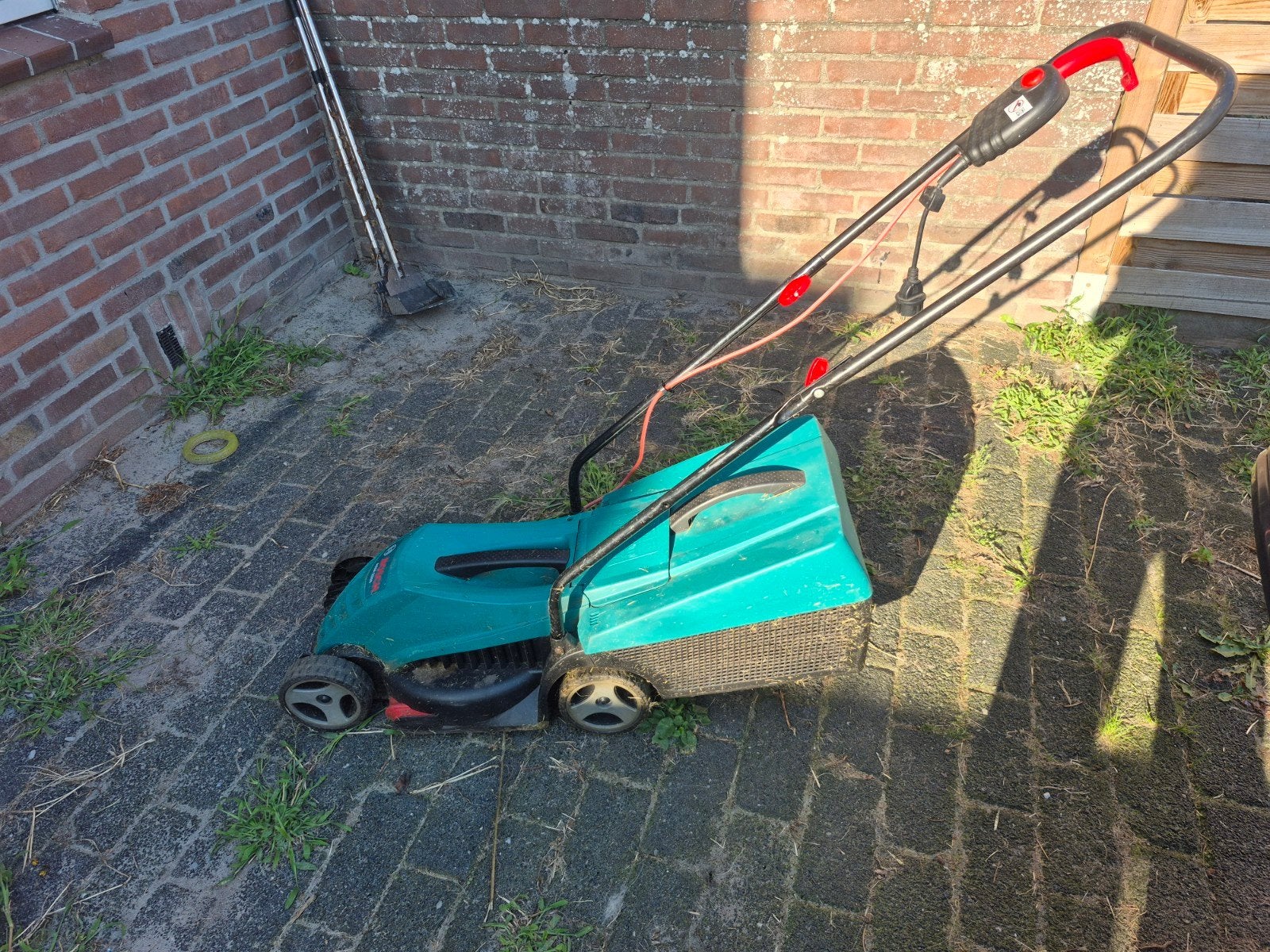 Bosch ARM 3200 (Rotak 320) elektrische grasmaaier, Ophalen, Gebruikt, Elektrische grasmaaier, Opvangbak