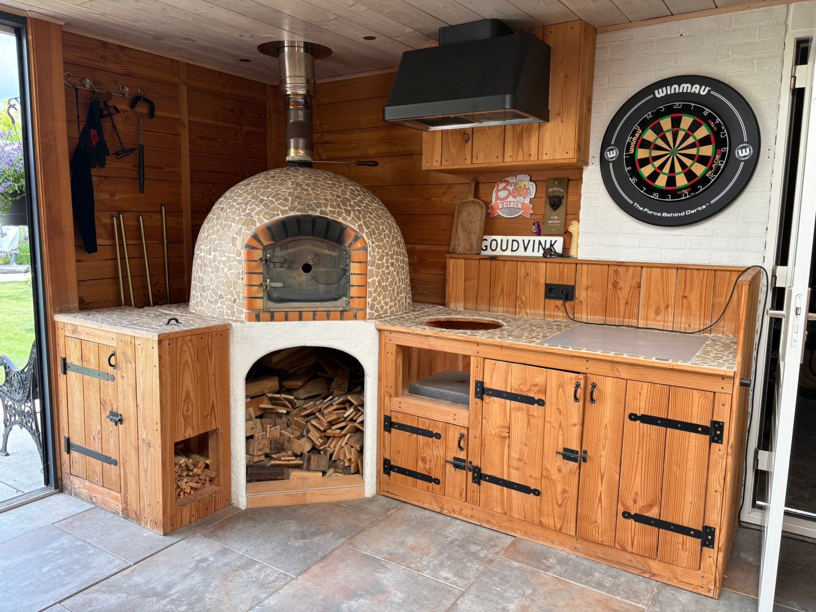 Douglas buitenkeuken + pizza houtoven, Tuin en Terras, Buitenkeukens, Ophalen, Zo goed als nieuw, Houtskool