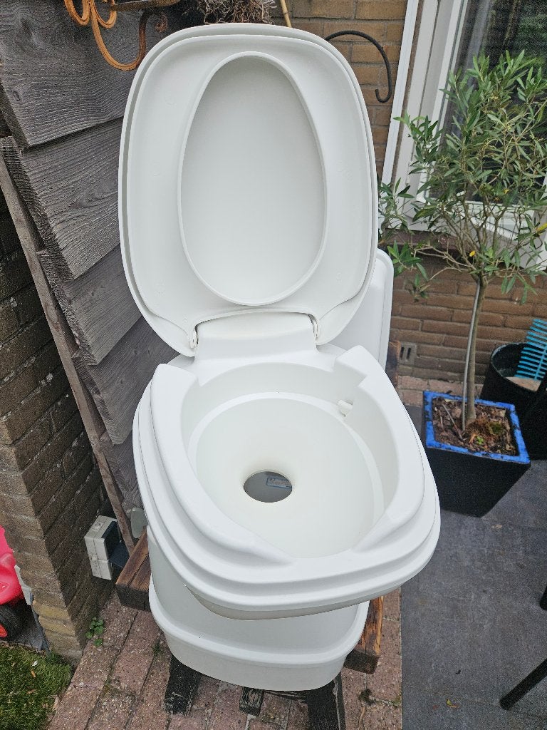Thetford chemisch toilet, Ophalen, Gebruikt
