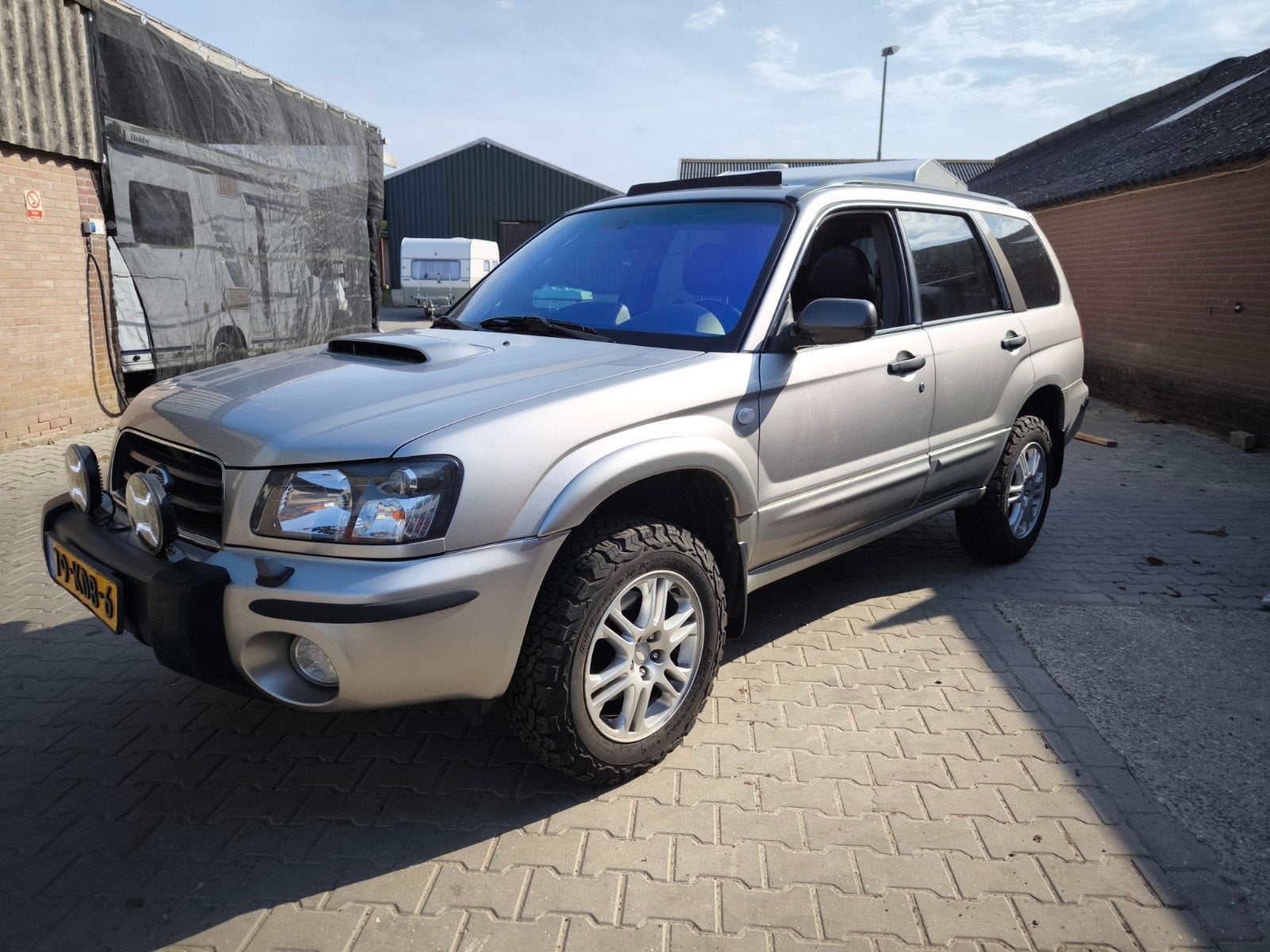 Subaru Forester 2.5 XT 2005 Grijs, Auto's, Subaru, 4 cilinders, 2000 kg, 2457 cc, 75 €/maand