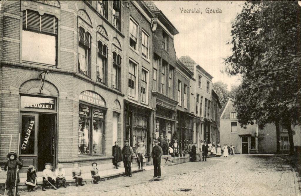 Gouda - Veerstal - Straatgezicht, Ophalen of Verzenden, Voor 1920, Gelopen, Zuid-Holland
