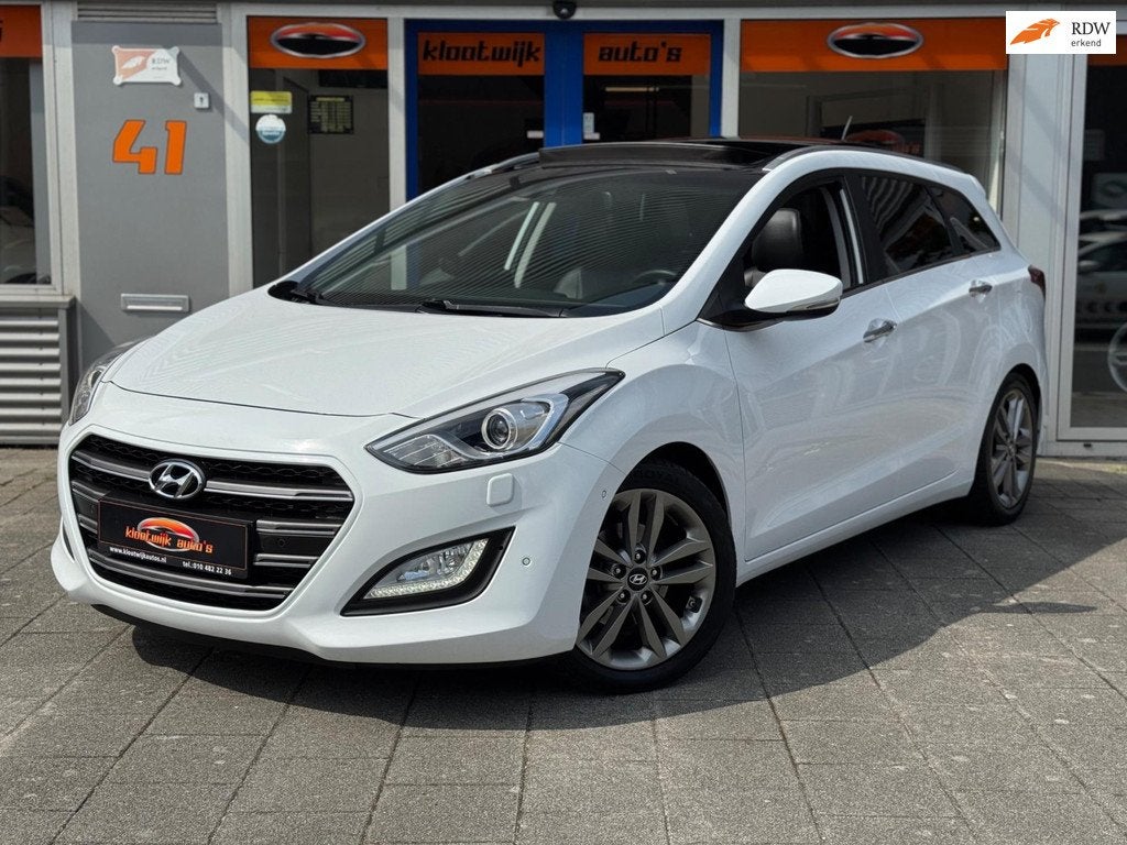 Hyundai I30 Wagon 1.6 GDI Premium Automaat Panorama Leder De, Auto's, Hyundai, 135 pk, Gebruikt, 4 cilinders, Wit