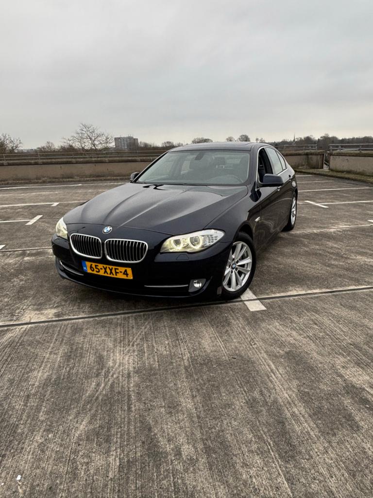 BMW 520 BMW 520i Exclusive – 2012 – In Topstaat, Auto's, BMW, Euro 5, Achterwielaandrijving, Zwart, 4 cilinders