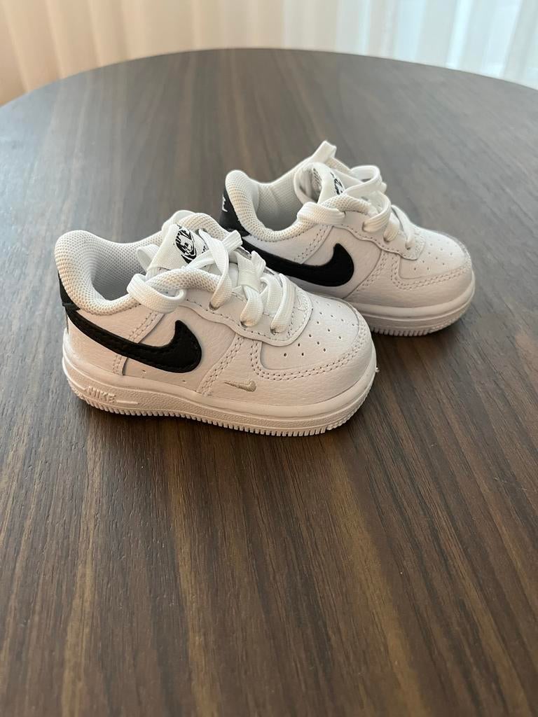 Nike Air Force 1 baby schoentjes wit/zwart, Ophalen of Verzenden, Nieuw, Jongetje of Meisje, Schoentjes