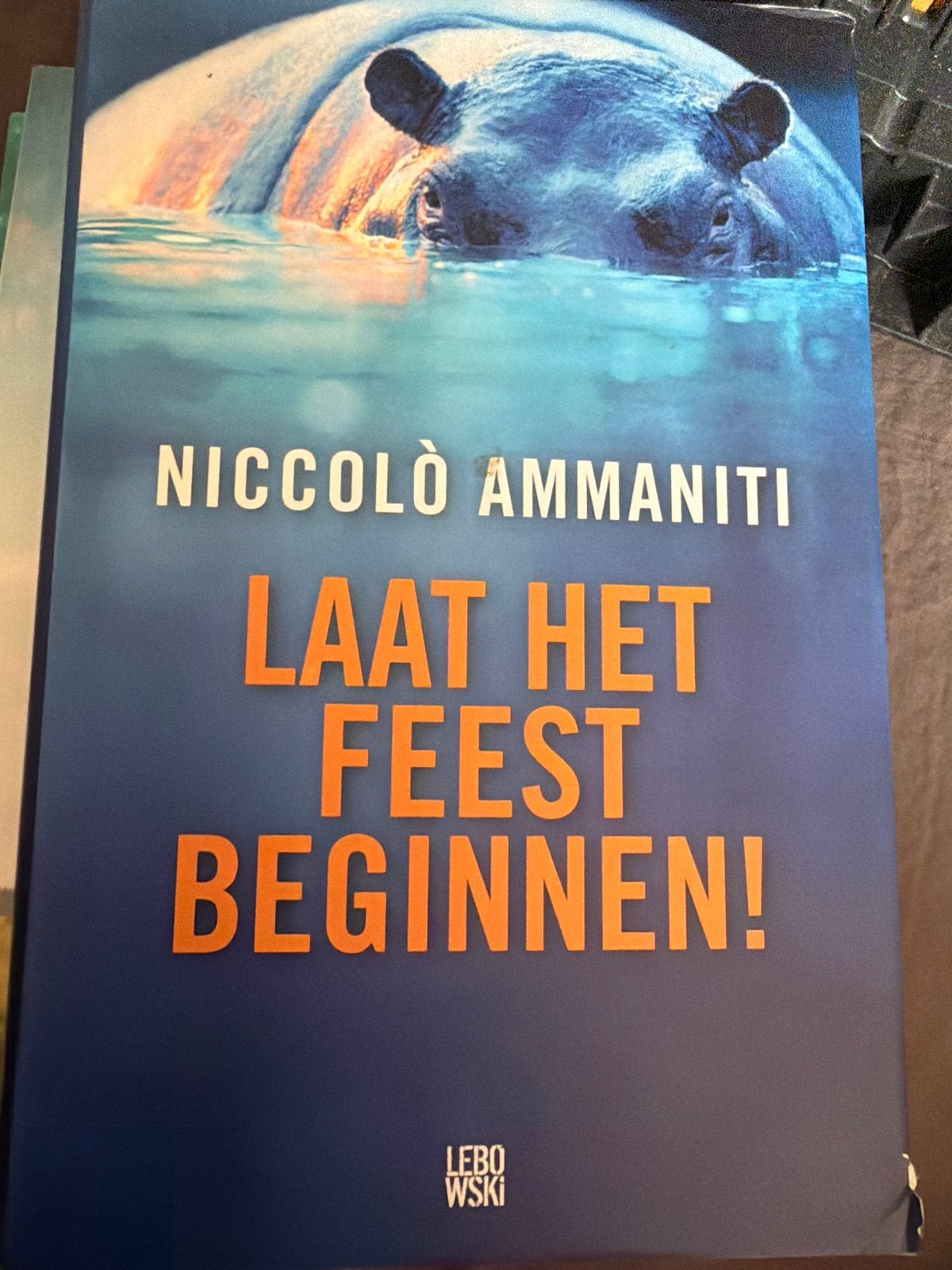 S1.   Niccolò Ammaniti - Laat het feest beginnen, Europa overig, Ophalen of Verzenden, Zo goed als nieuw, Niccolò Ammaniti