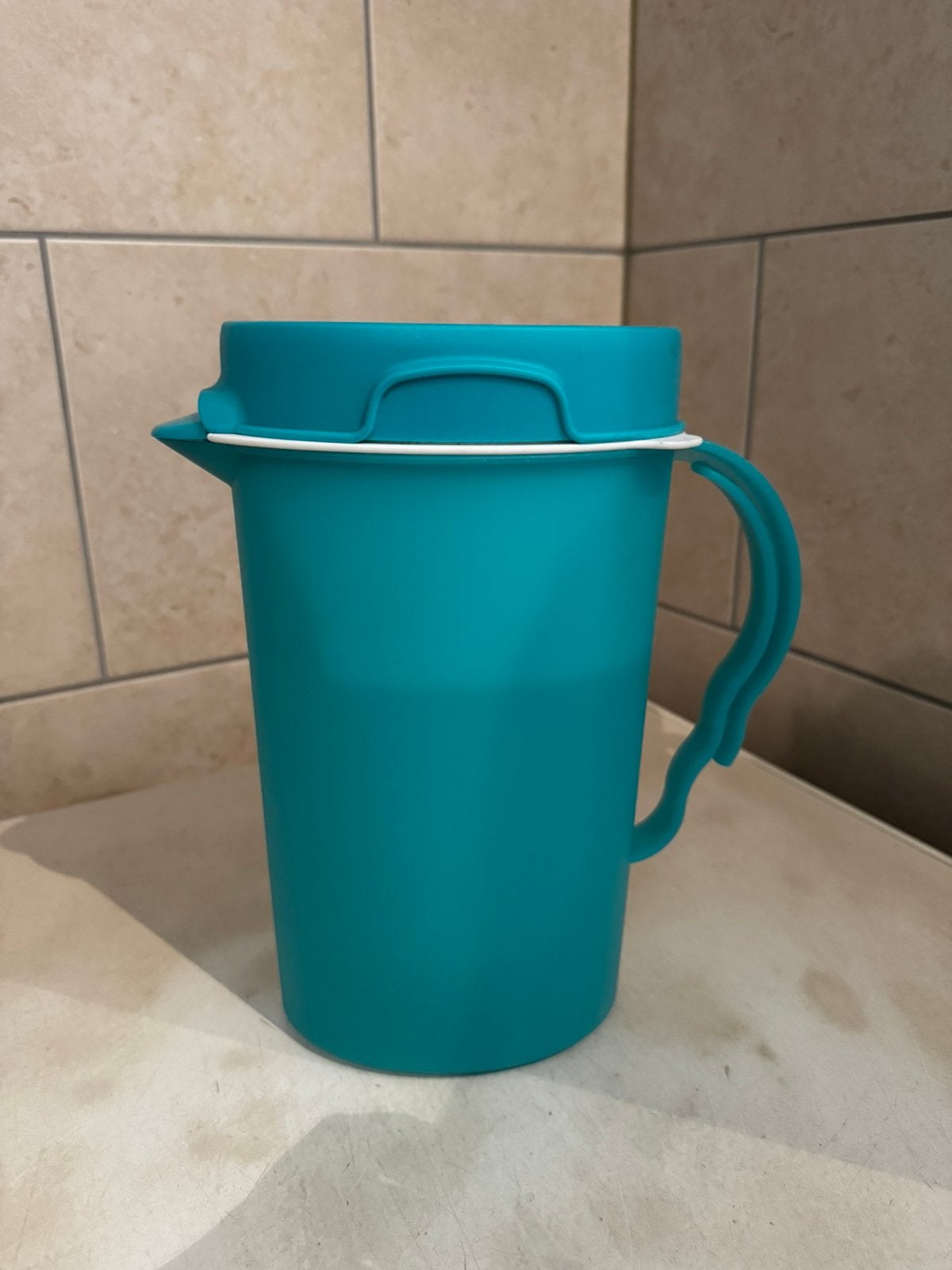 Tupperware schenkkan, Ophalen of Verzenden, Zo goed als nieuw, Beker of Kan