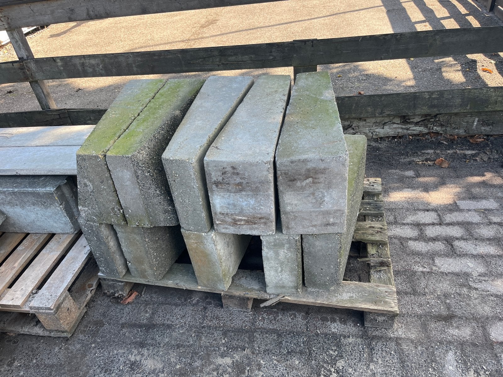 Gebruikte betonnen inritbanden bxhxl 30x20-13x65, Ophalen, Gebruikt, Overige materialen, Overige typen