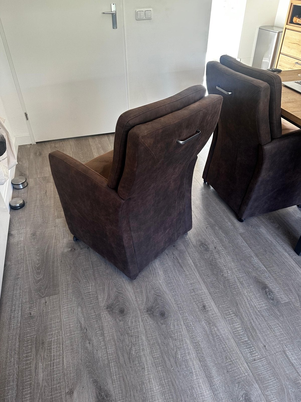 Zes comfortabele eetkamerstoelen - Bruin, Huis en Inrichting, Stoelen, Ophalen, Gebruikt, Bruin, Stof