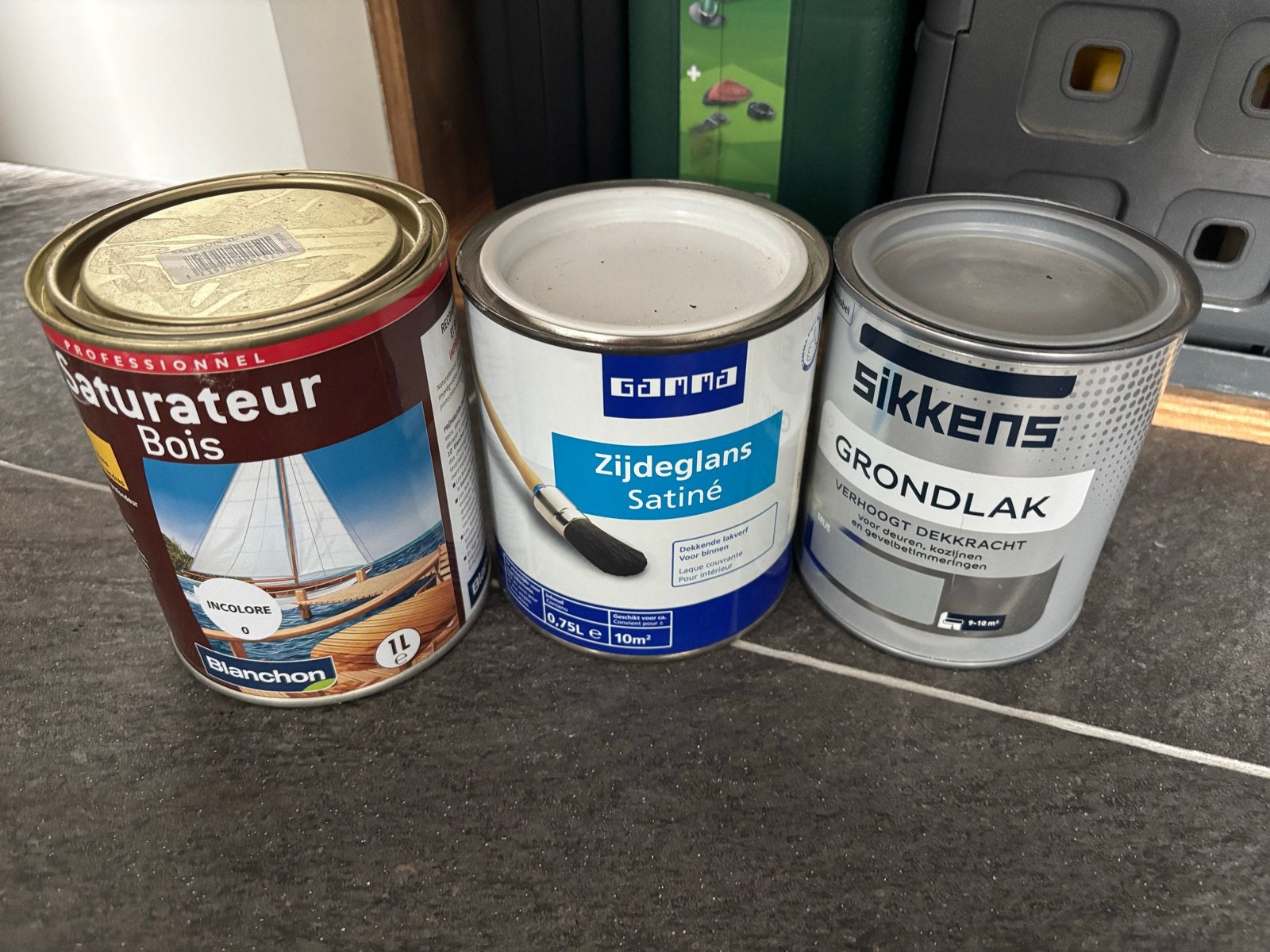 Verf en lak: 3 nieuwe potten en diverse restpartijen, Minder dan 5 liter, Ophalen, Nieuw, Beits
