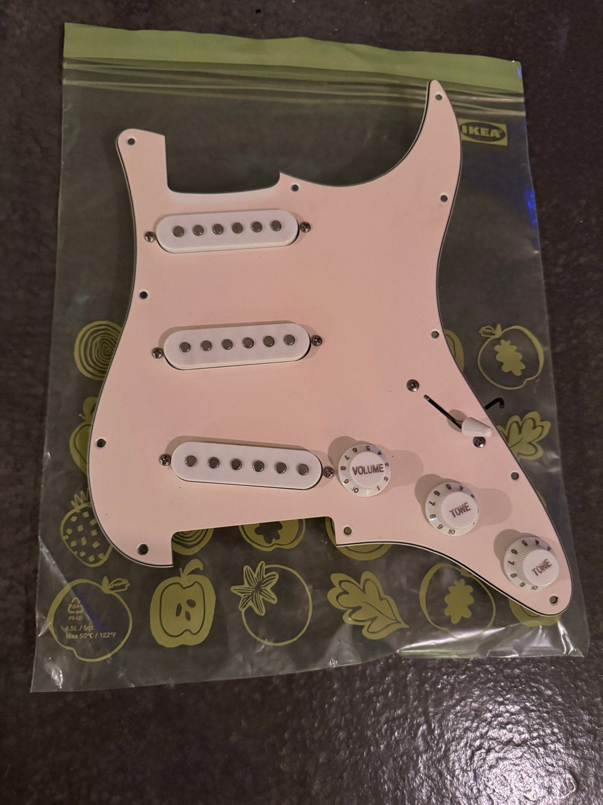 Originele Fender Loaded Pickguard SSS - Crème Wit, Ophalen of Verzenden, Zo goed als nieuw
