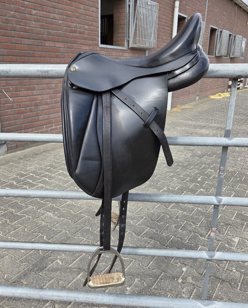 Contour Master dressuurzadel 17,5 inch, Ophalen, L (17.5 inch), Gebruikt, Dressuur