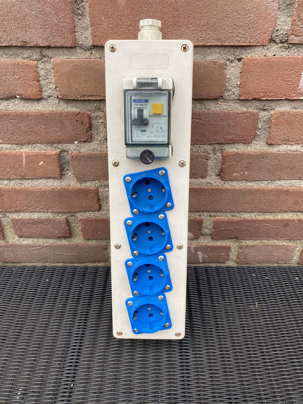 Verdeelcontactdozen VD16/4KB2, 4-voudig, 16A, 230V, 1P+N., Ophalen of Verzenden, Zo goed als nieuw, Overige merken, Stekkerdoos