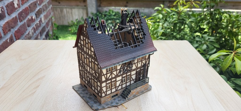 vollmer H0 43728 brandend huis met rood lampje, Wisselstroom, Brug, Tunnel of Gebouw, Zo goed als nieuw, Ophalen