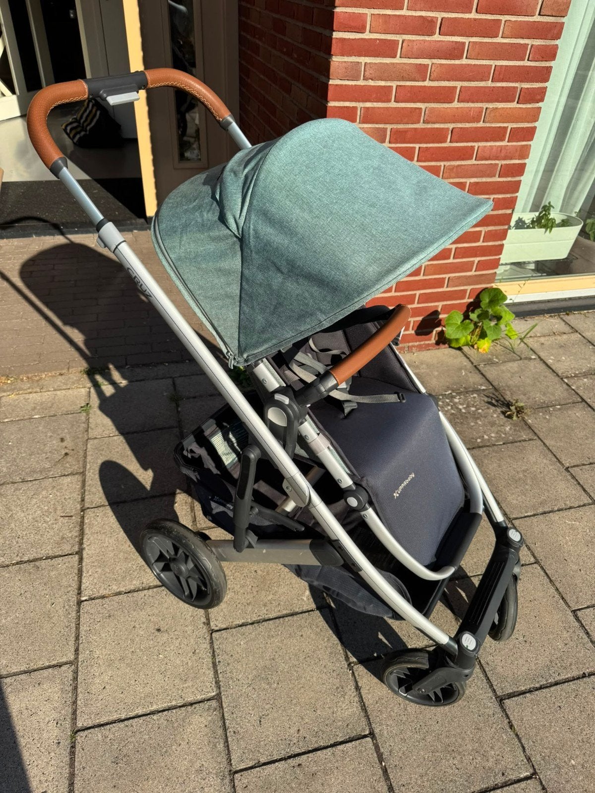 Uppababy Cruz V2 (zgan) + reiswieg (gebruikt) + meer, Kinderen en Baby's, Kinderwagens en Combinaties, Ophalen, Zo goed als nieuw
