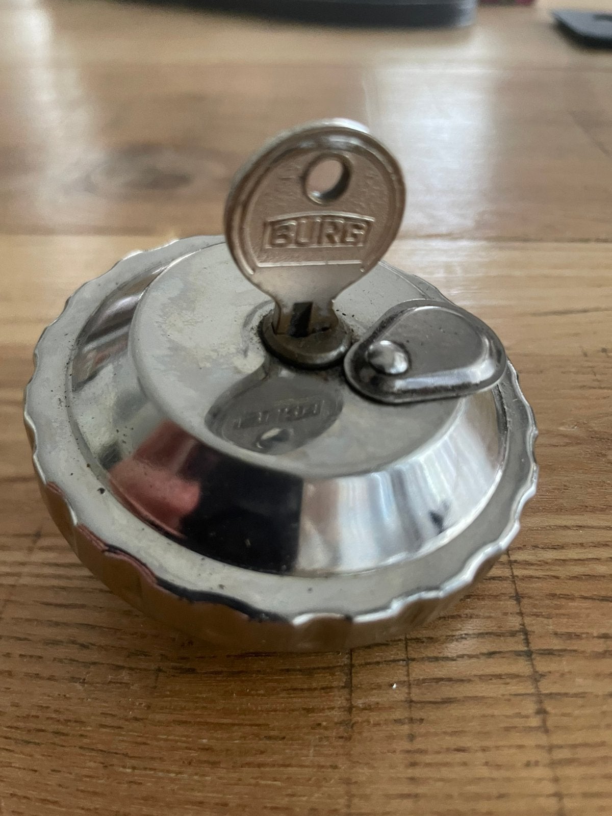 Tankdop met slot voor oldtimer bromfiets, Ophalen of Verzenden, Zo goed als nieuw, Tank, Overige merken