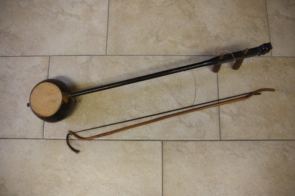 Originele houten banhu met strijkstok. Maleisië. Jaar:1975, Ophalen of Verzenden, Gebruikt