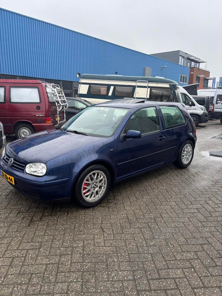 Volkswagen Golf 2.3 V5 110KW 150 PK 1999 Blauw, Auto's, Voorwielaandrijving, Blauw, 1204 kg, 149 pk