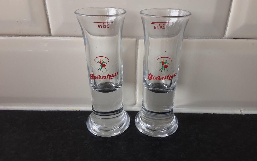 BERENTZEN glaasjes, 2 stuks (dikke voet), Verzamelen, Ophalen of Verzenden, Zo goed als nieuw, Borrel- of Shotglas