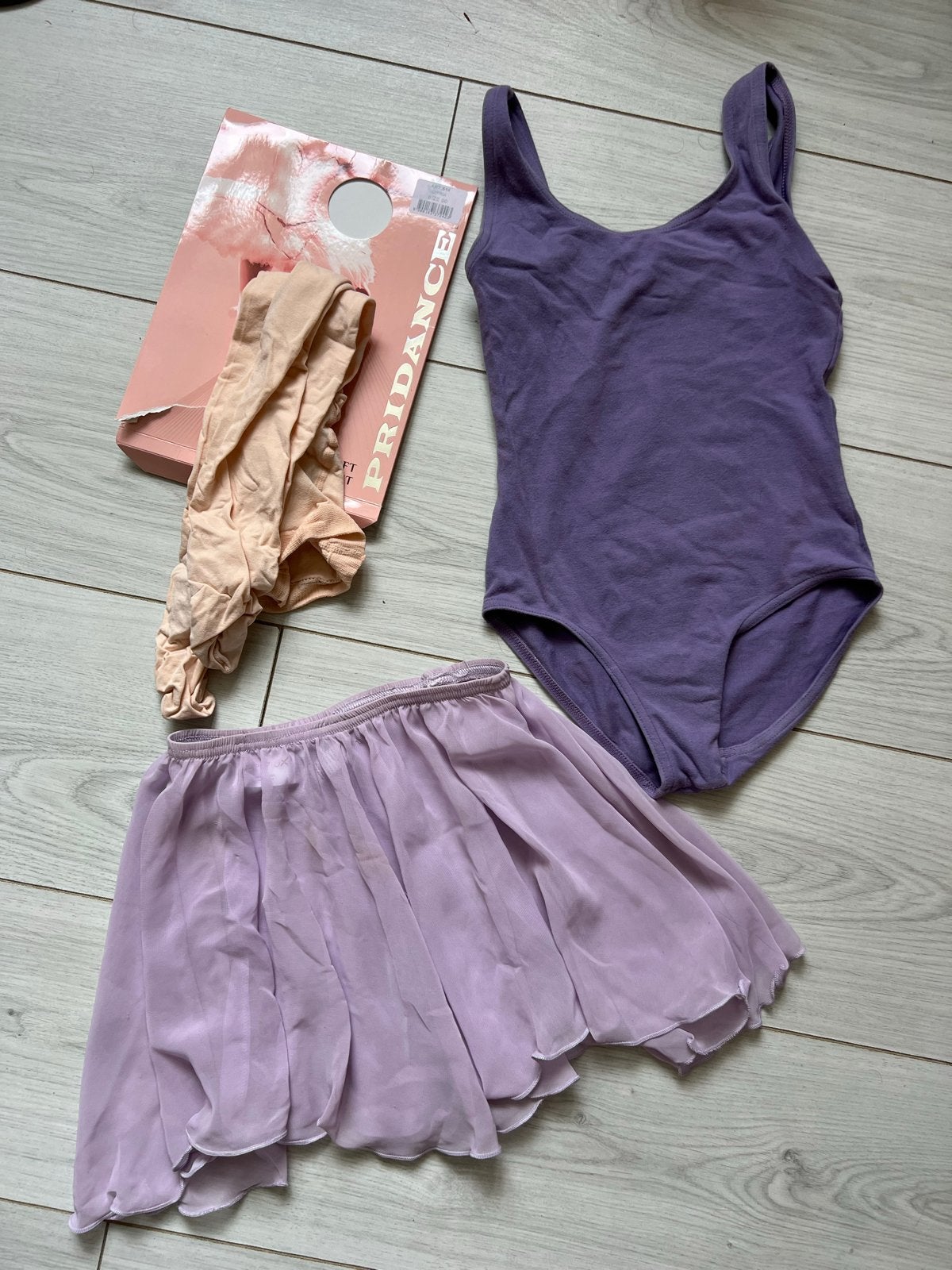 Lila balletpak Danshuis Haarlem met rokje en maillot 110/116, Ophalen, Gebruikt, Meisje
