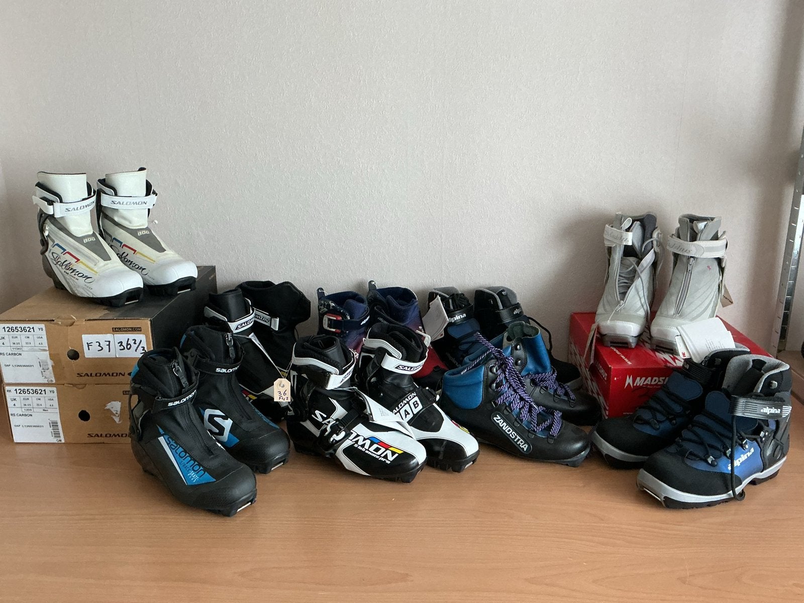 Grote partij schaats- en langlaufschoenen (Salomon, Alpina,, Ophalen, Langlaufen, Nieuw, Salomon