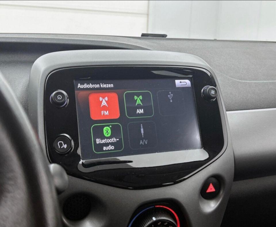 Toyota aygo | peugeot 108 | citroën c1 Carplay, Origineel, Ophalen, Zo goed als nieuw
