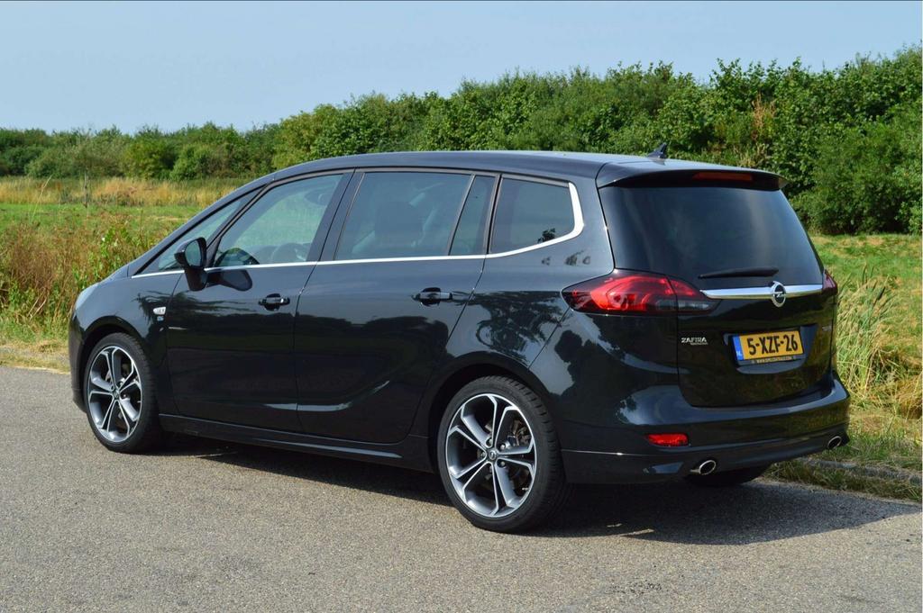 Opel Zafira 1.6T 147KW/200PK 2014 Zwart, Voorwielaandrijving, 4 cilinders, 7 stoelen, Zwart