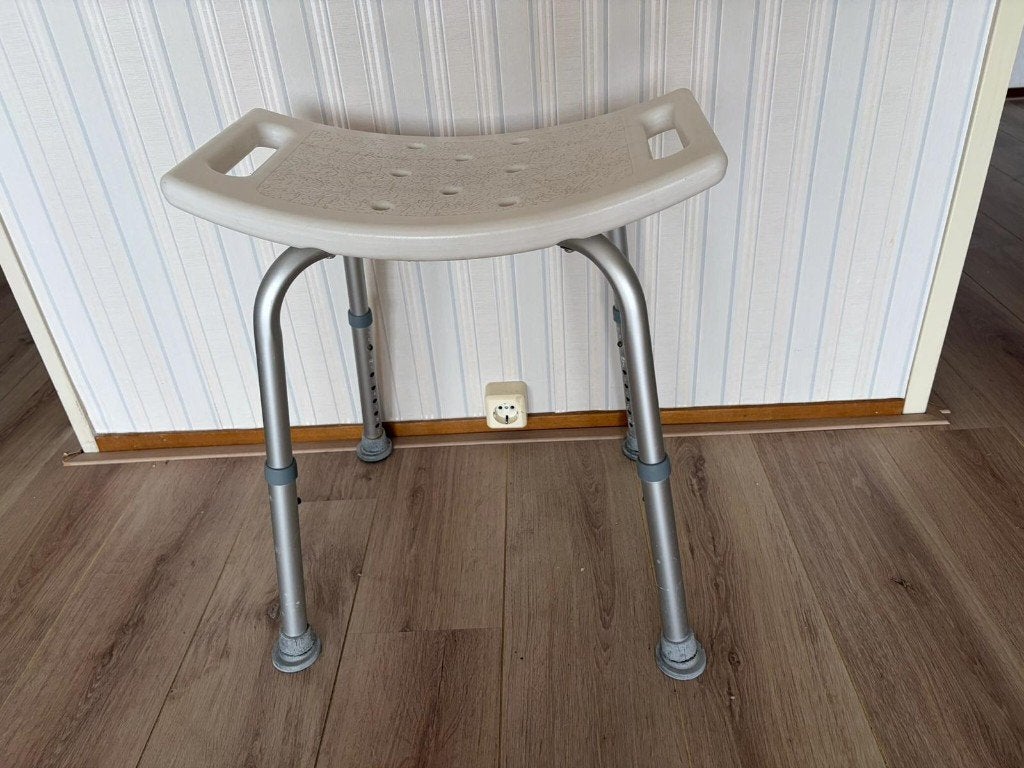 In hoogte verstelbare douchekruk / badkruk - Antislip, Ophalen